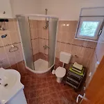 公寓 In Mit Privatem Parkplatz By Interhome *