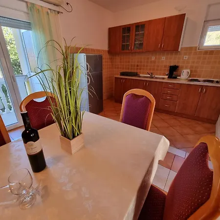 Appartement In Mit Privatem Parkplatz By Interhome *