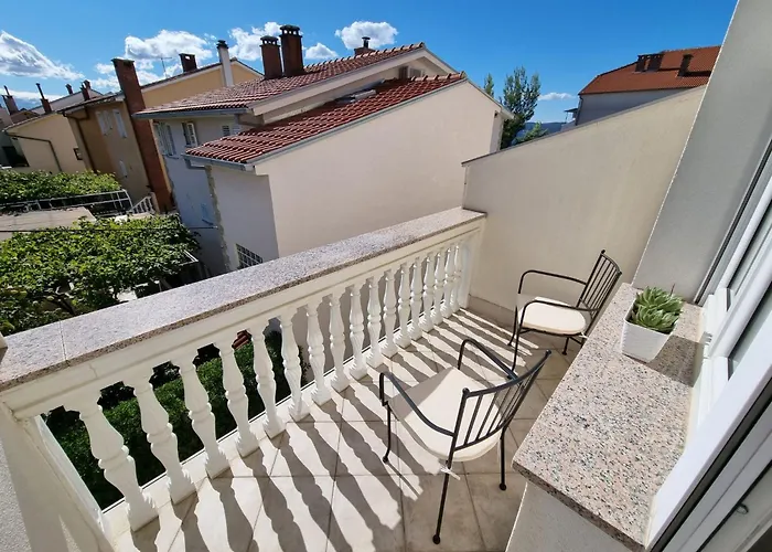 In Mit Privatem Parkplatz By Interhome Appartement *